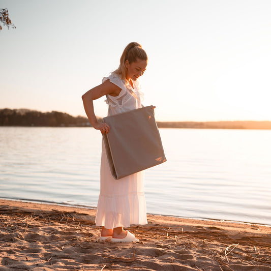 Foldbar strandmåtte med ryglæn