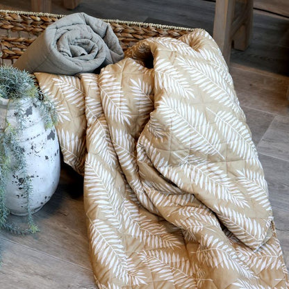Chic Antique - Quilt m. tropisk bladmønster L180 / B130 cm