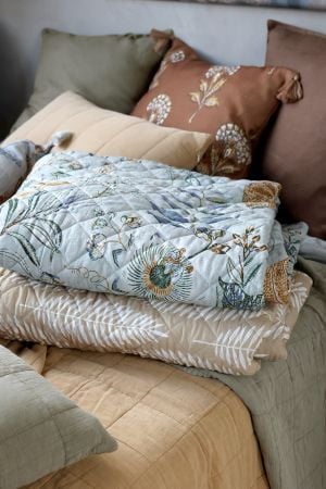 Chic Antique - Quilt m. tropisk bladmønster L180 / B130 cm