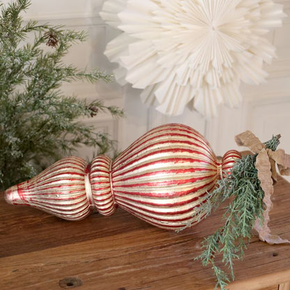 Chic Antique Ornament H42/Ø17 cm – Cherry & Champagne  Stort og elegant ornament fra Chic Antique i cherry og champagne – dekorativ julepynt i glas, der skaber et smukt blikfang i juleindretningen. 🎄✨
