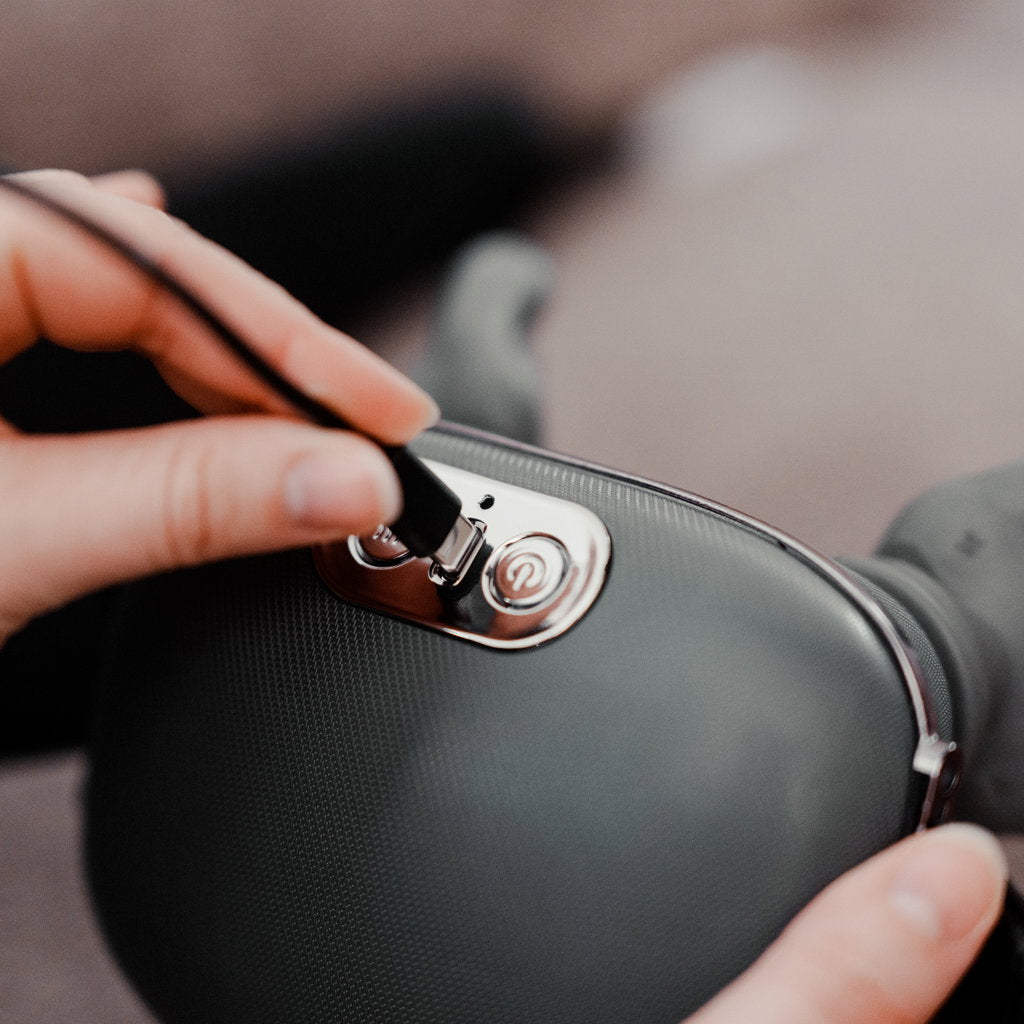 MassagePro Nakke- og Skuldermassage med Varme - Genopladeligt massageapparat med 3 massageprogrammer og 2 varmeniveauer til nakke og skuldre