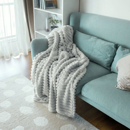 Nordis Fluffy Plaid Grå 140 × 180 cm – Blød og Varm Plaid