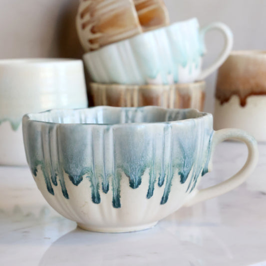 Chic Antique kop med hank i opal New Bone China porcelæn, Ø11 cm