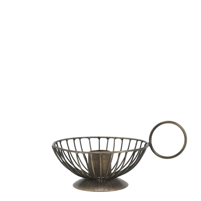 Chic Antique Kammerstage H6/L13,5/B9 cm – Antique Messing  Klassisk kammerstage fra Chic Antique i antique messing. Den dekorative lysestage i jern har et enkelt og charmerende udtryk, der passer smukt ind i både moderne, klassiske og romantiske hjem.