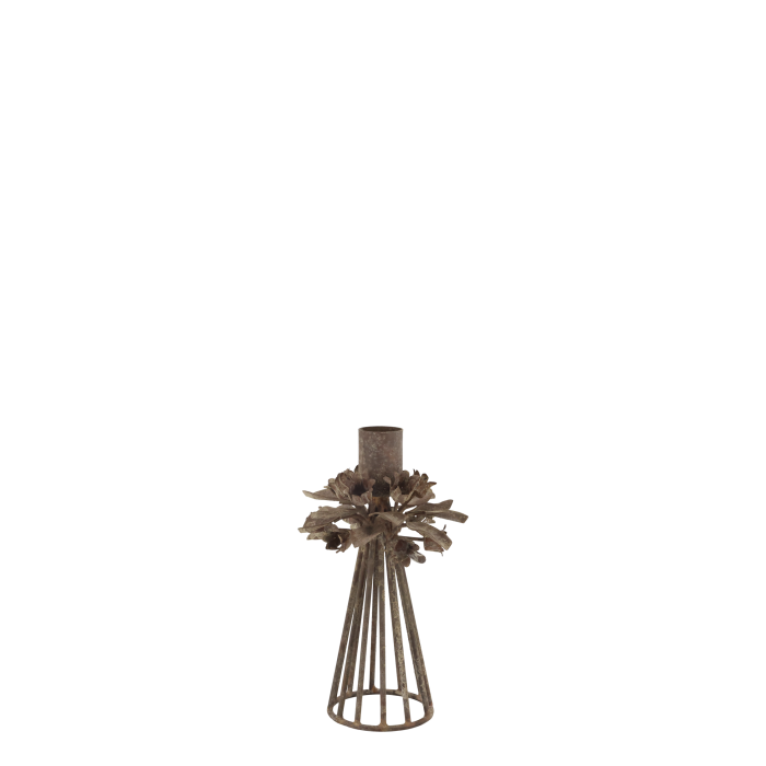 Chic Antique Stage med Blomsterdekor H16/Ø9,5 cm – Antique Mocca  Smuk lysestage fra Chic Antique i antique mocca med dekorativt blomstermotiv – perfekt til at skabe varme, hygge og en romantisk stemning i hjemmet. 🕯️🤎