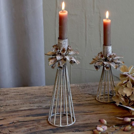 Chic Antique lysestage med blomsterdekor, H23 cm, antique mocca
