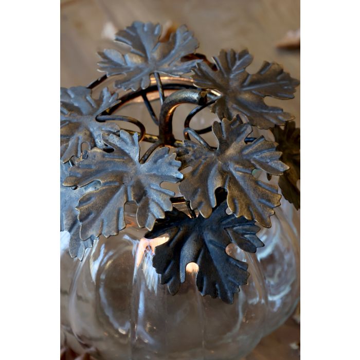 Chic Antique Hurricane H17,5/Ø14,5 cm – Antique Messing  Elegant hurricane fra Chic Antique i antique messing med glas – en dekorativ fyrfadsstage, der skaber et varmt og stemningsfuldt lys i hjemmet.