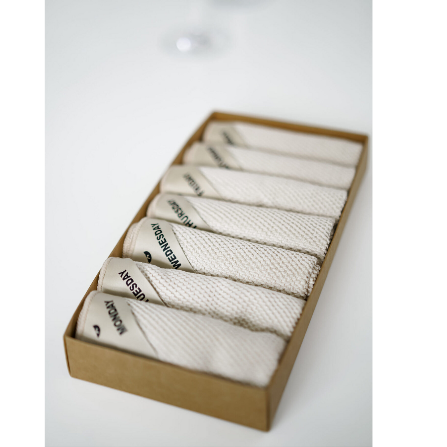 KLUD - ALMOND - UGEDAGE