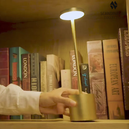 Touch bordlampe i guld