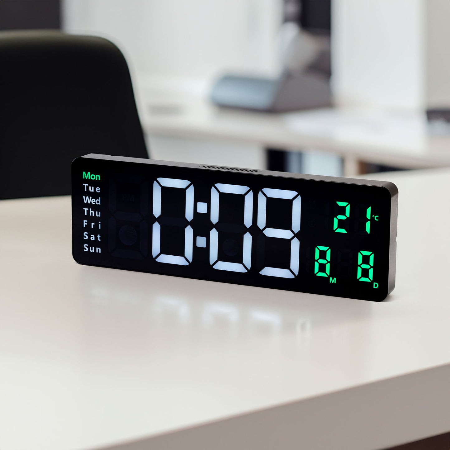 Stort digitalt ur, 39x13x3 cm