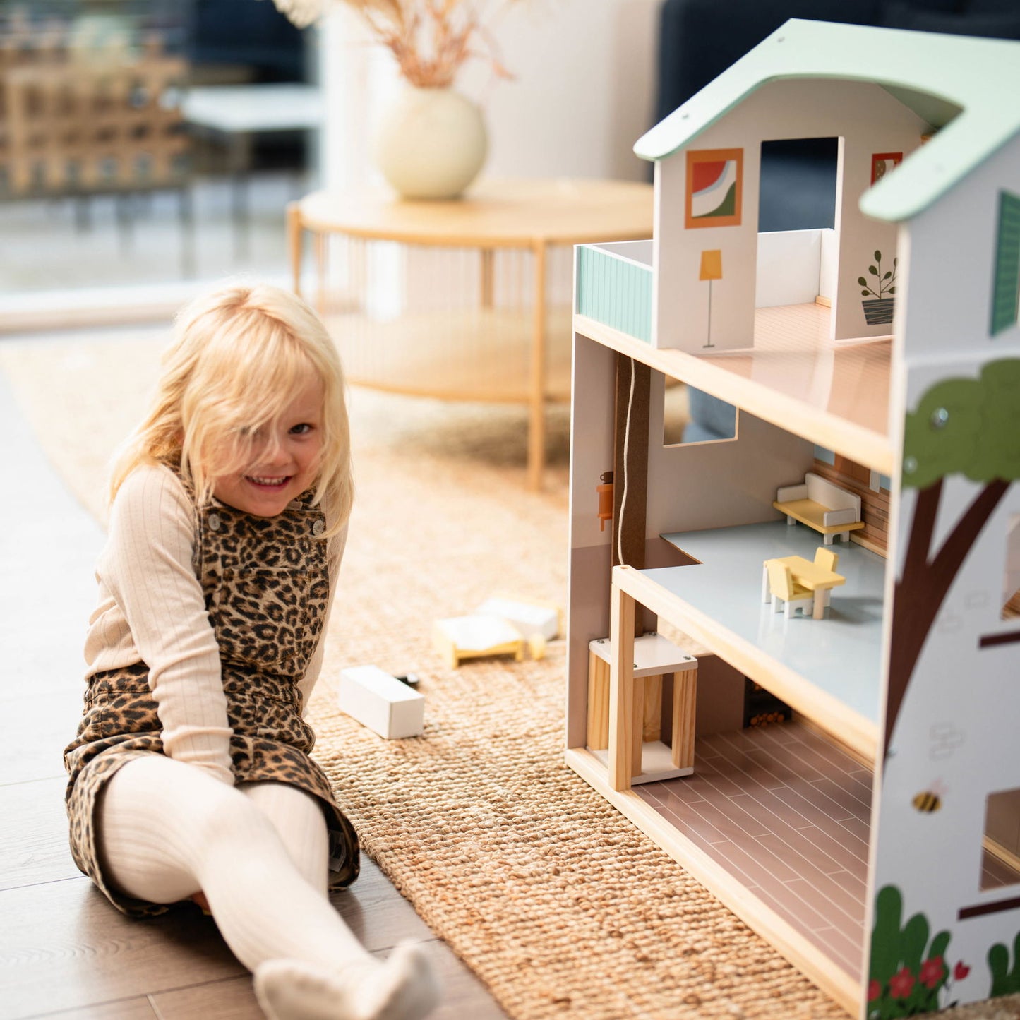 Dukkehus i træ 60x30x80cm