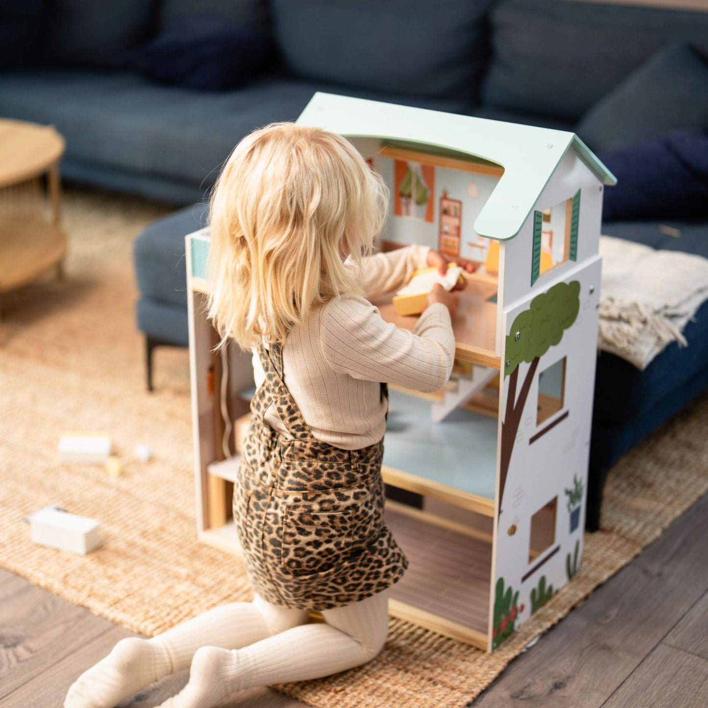 Dukkehus i træ 60x30x80cm