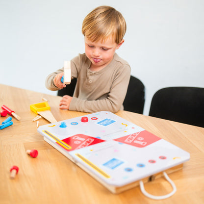 Værktøjsbord i træ med 15 tilbehørsdele