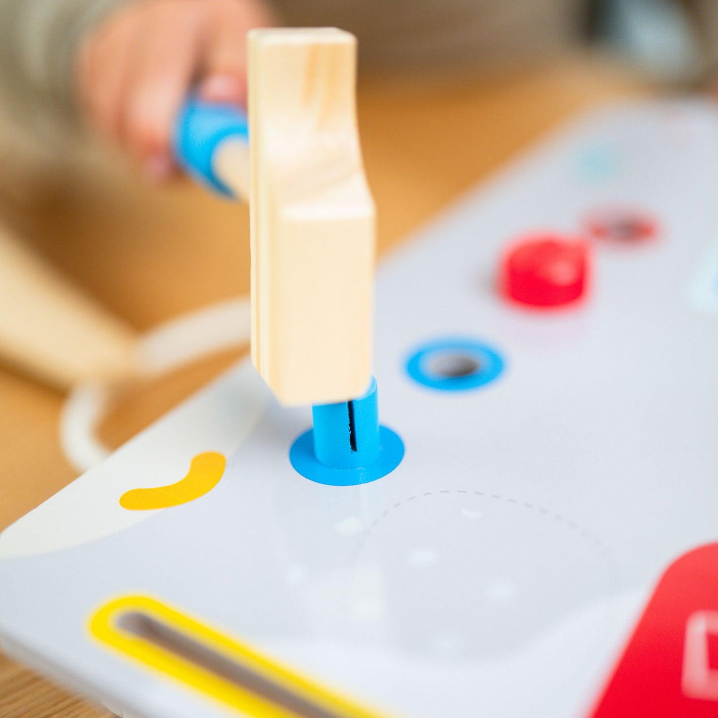 Værktøjsbord i træ med 15 tilbehørsdele