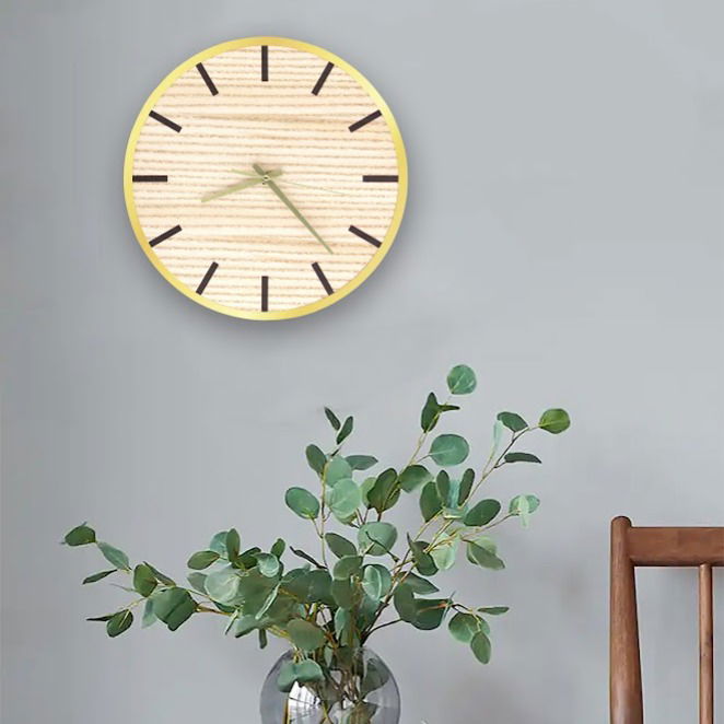 Vægur i træ - Ø30cm