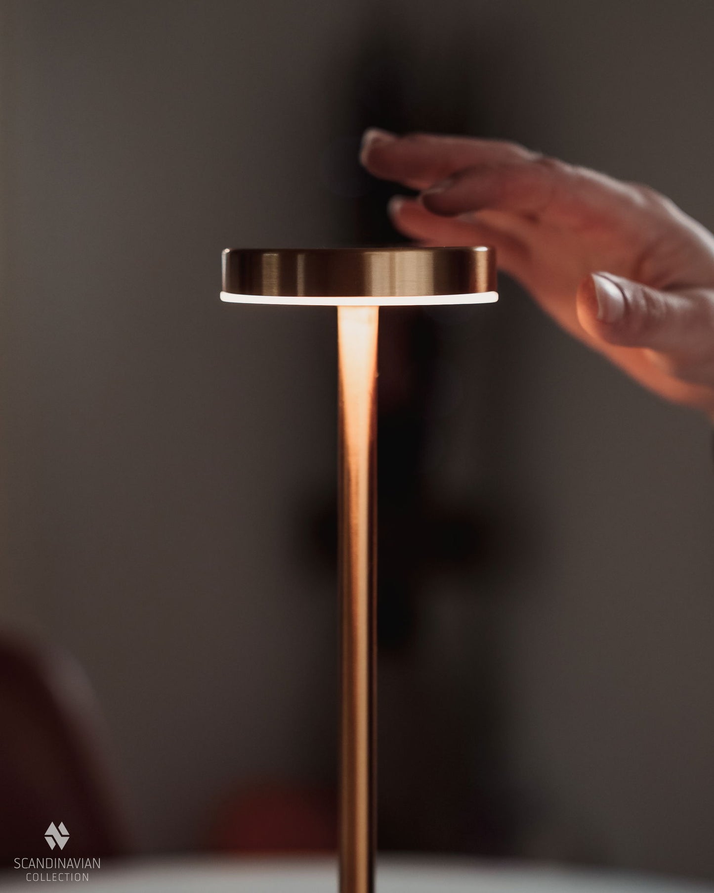 Touch bordlampe i guld