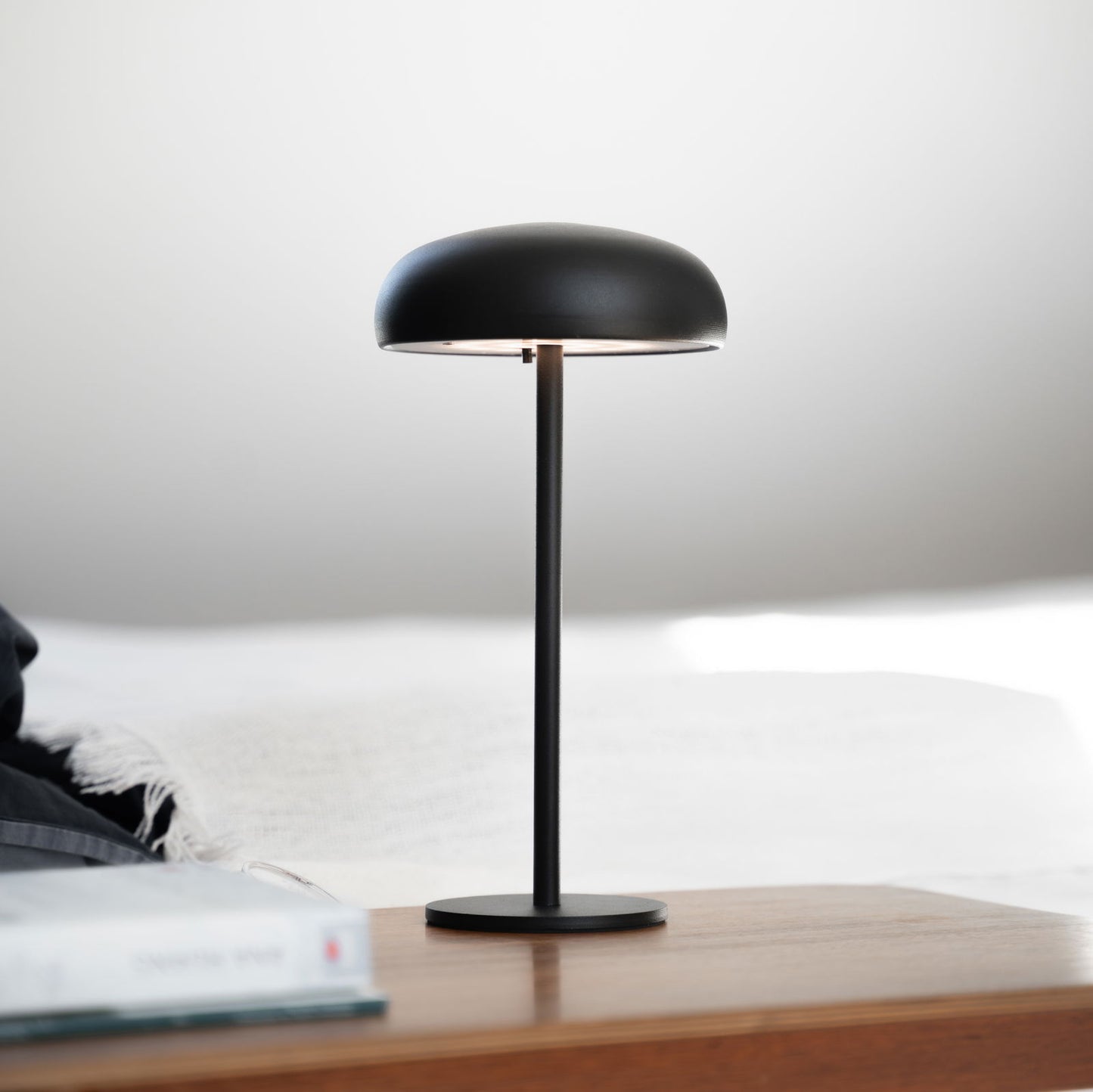 Nordis - Isolde LED touch bordlampe