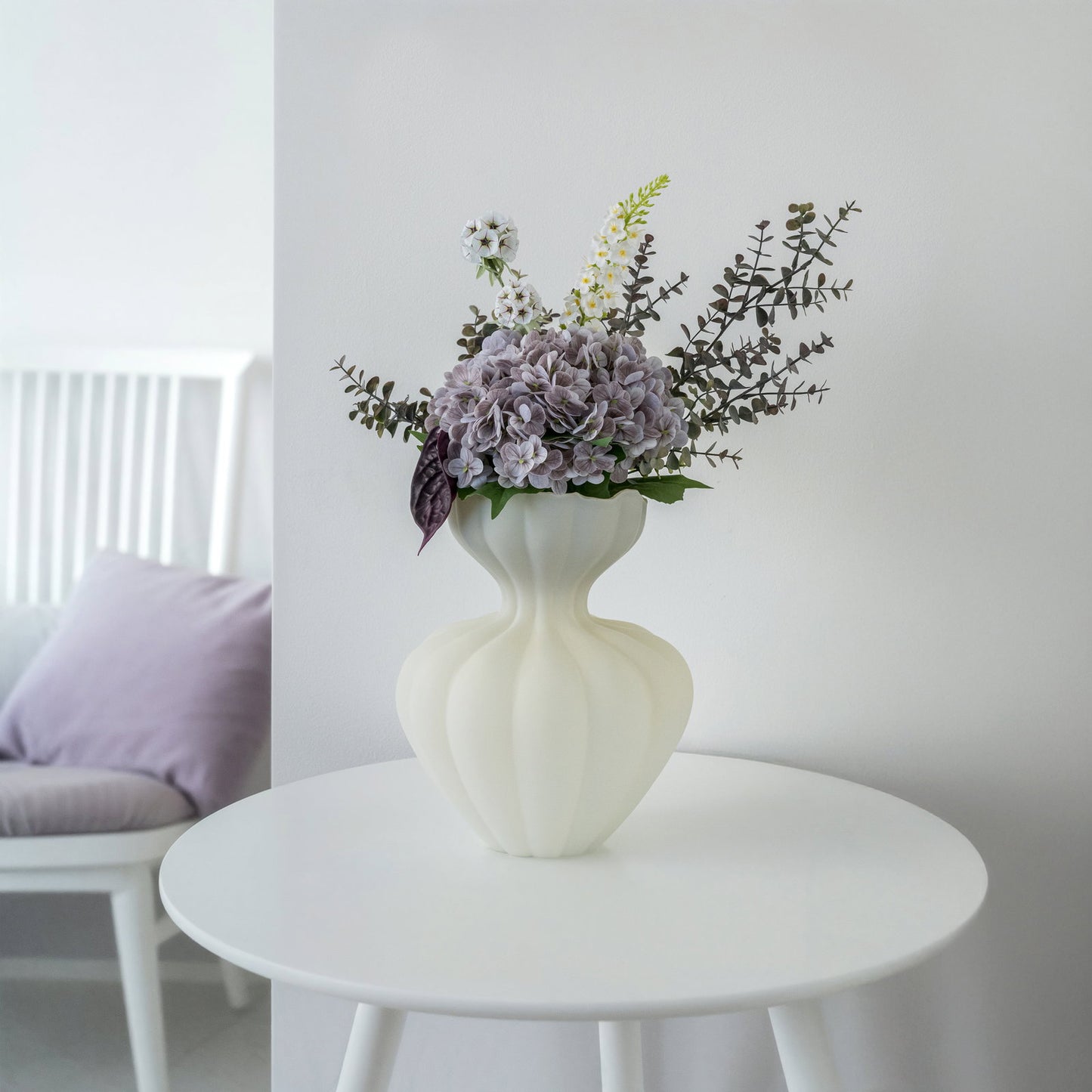 Stor kunstig blomsterbuket – Lilla, grønne og brune nuancer