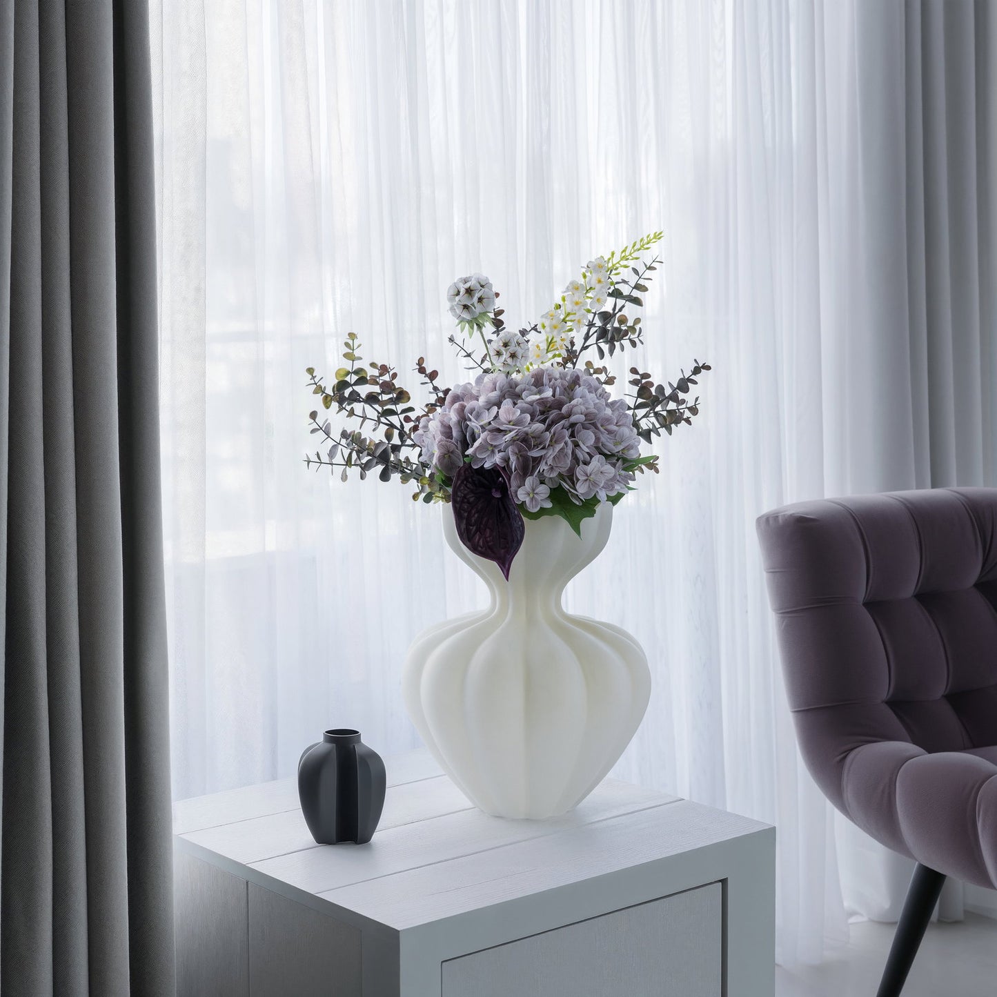 Stor kunstig blomsterbuket – Lilla, grønne og brune nuancer