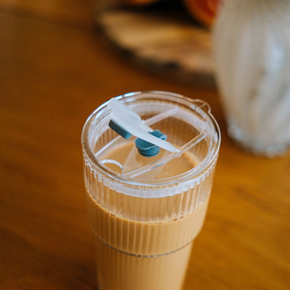 Nordis - Glaskop med låg og sugerør 550 ml - 4 pak